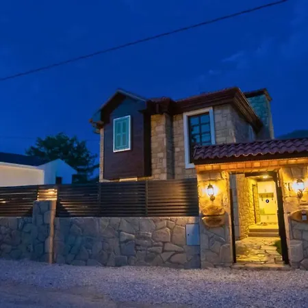 Marmaris Camli Mahallesinde Luex Dizayn Edilmis Luxury Hotel *